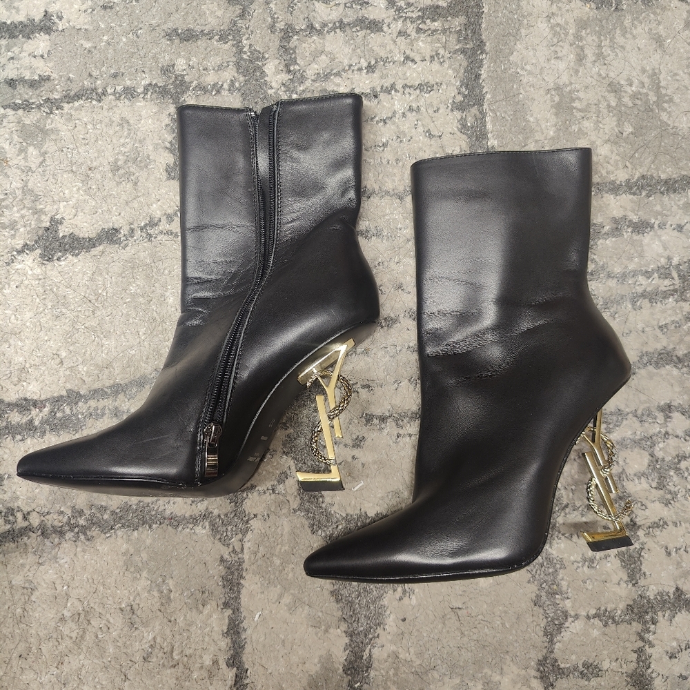 Elegant Black Ankle Boots - Picture 1 of 16